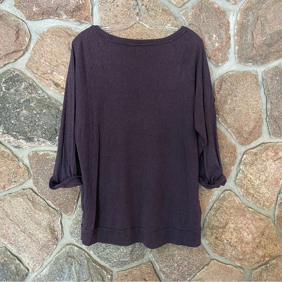Beautiful TNA purple relaxed fit sweater - Picture 4 of 7